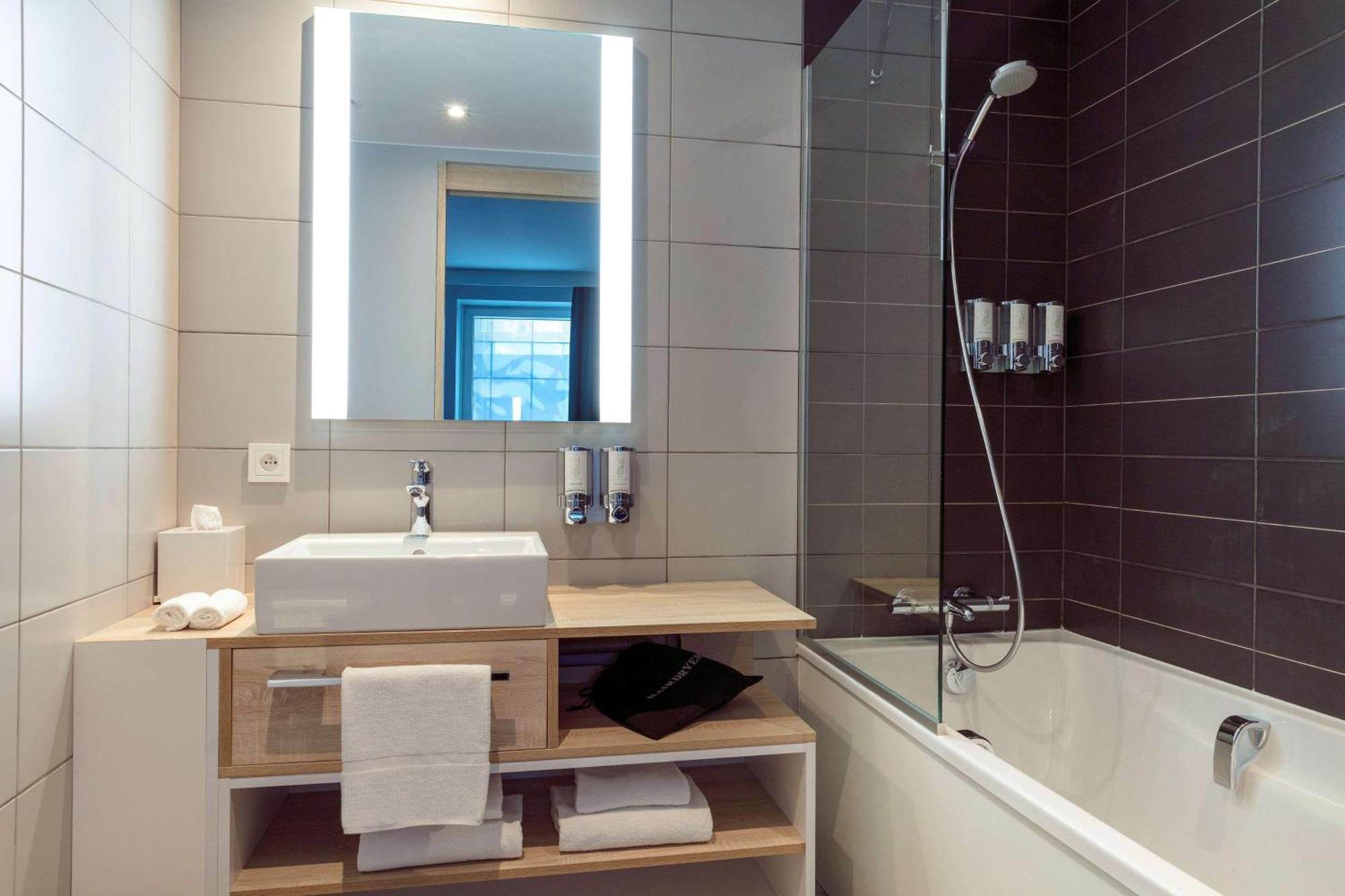 מלון Hampton By Hilton Paris קלישי מראה חיצוני תמונה